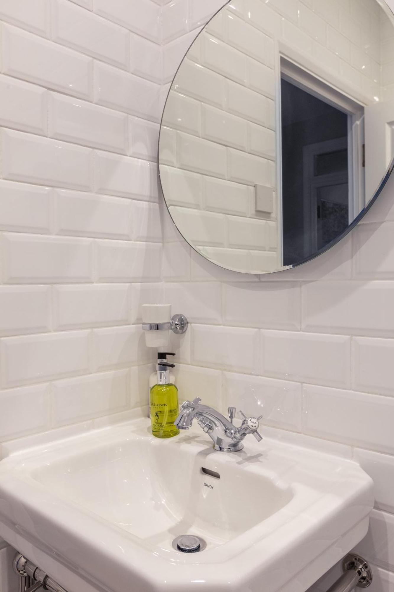 The Lempicka - 2 Bedroom Flat And Garden In Notting Hill * Londra